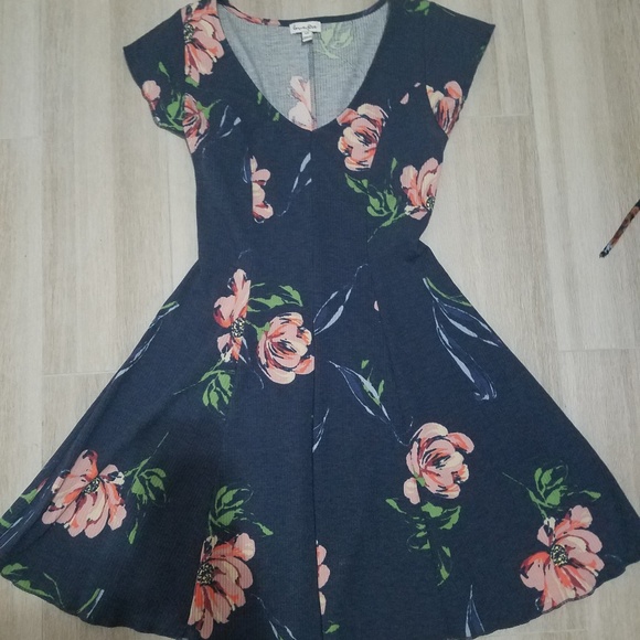 Dresses & Skirts - Casual dress